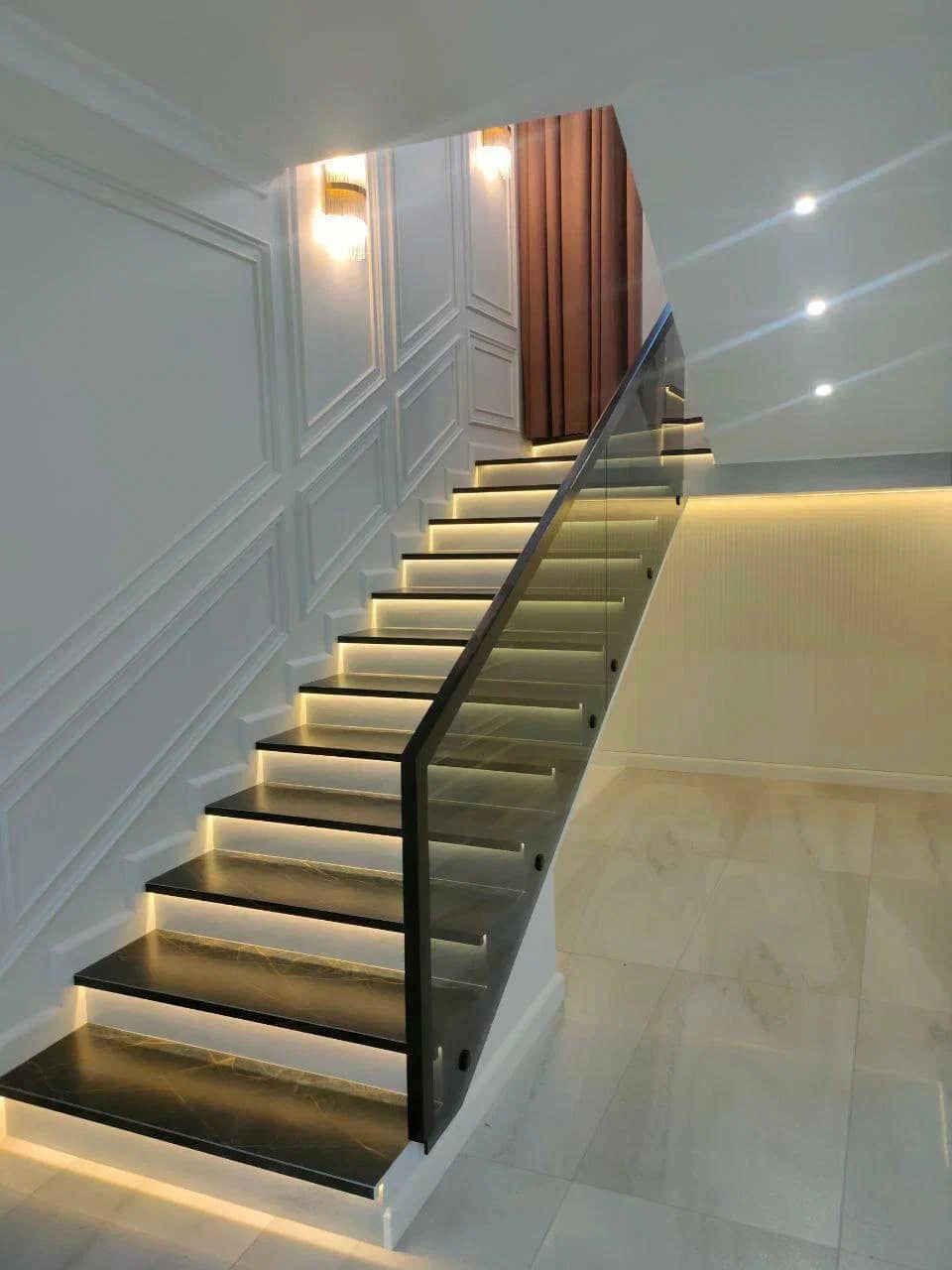 НА ТОЧЕЧНЫХ КРЕПЛЕНИЯХ