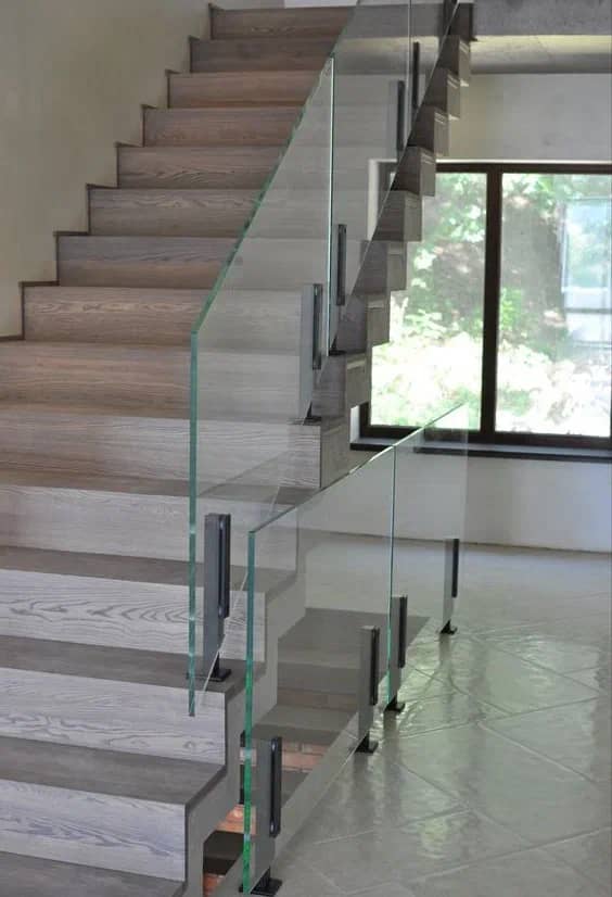 СТЕКЛО БЕЗ ПОРУЧНЕЙ