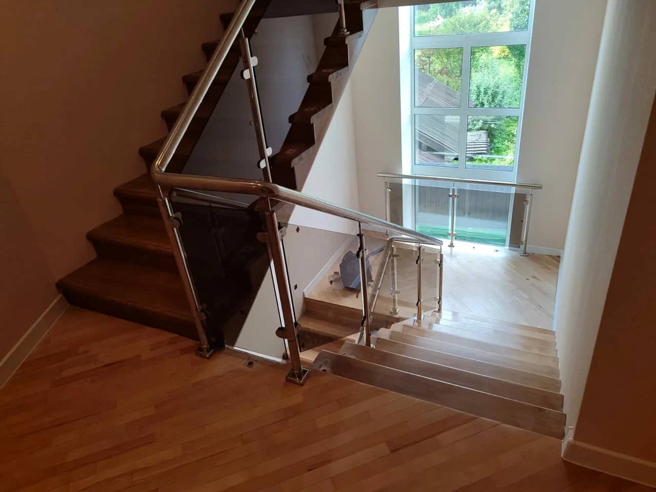 ИЗ НЕРЖАВЕЮЩЕЙ СТАЛИ